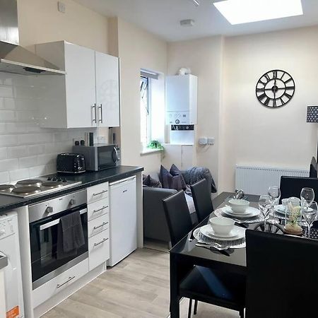 2 Bedroom Apartment With Balcony 牛津 外观 照片