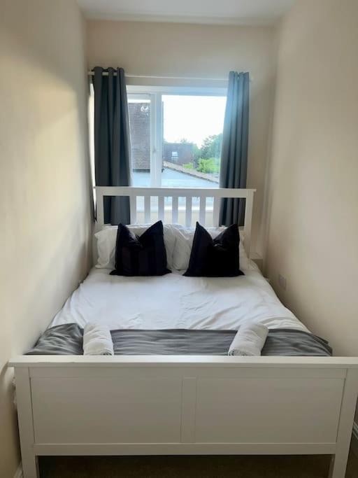 2 Bedroom Apartment With Balcony 牛津 外观 照片